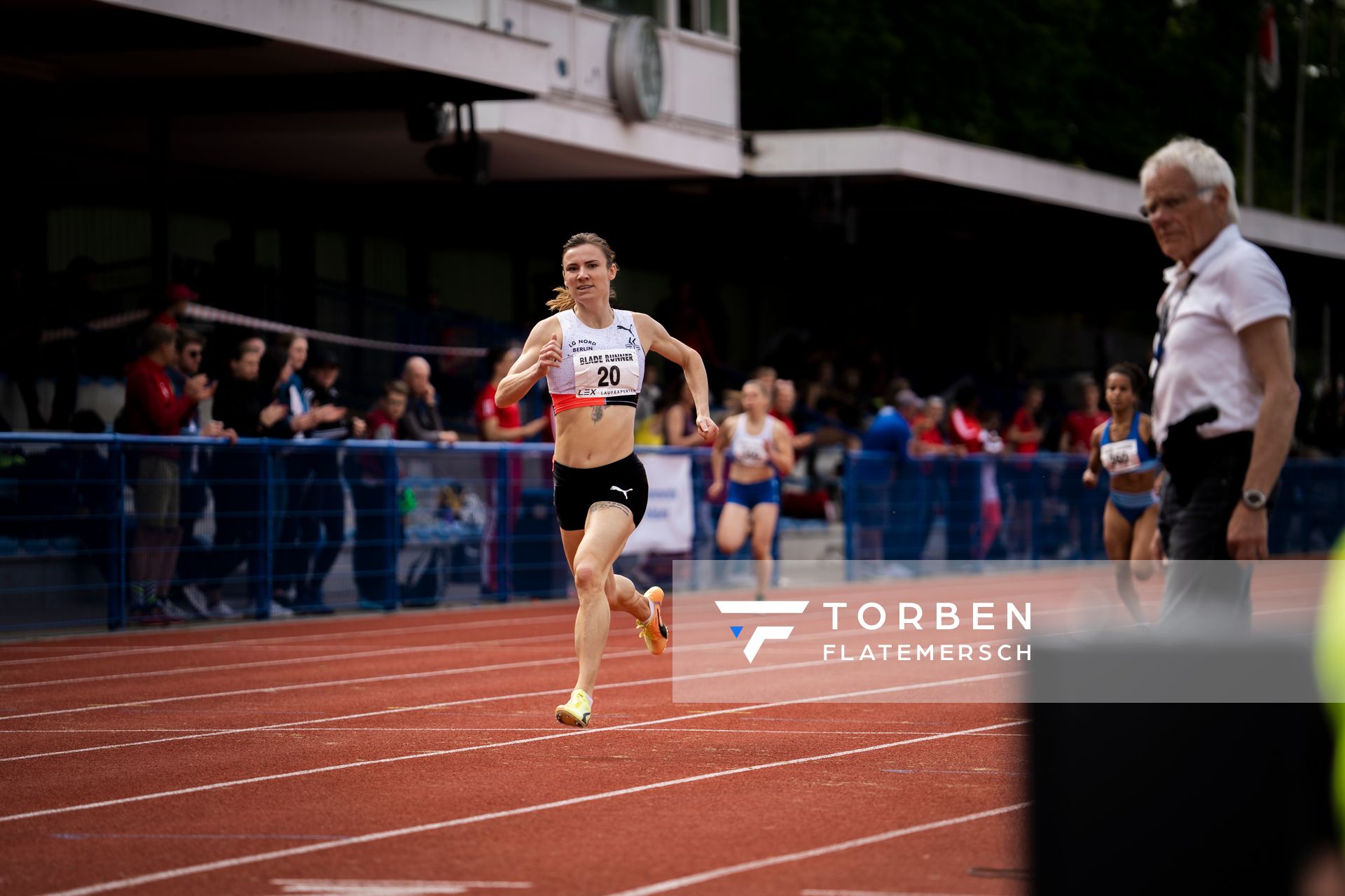 Karolina  Pahlitzsch (LG Nord Berlin) ueber 400m am 14.05.2022 beim Nationalen Leichtathletik-Meeting im Erika-Fisch-Stadion in Hannover